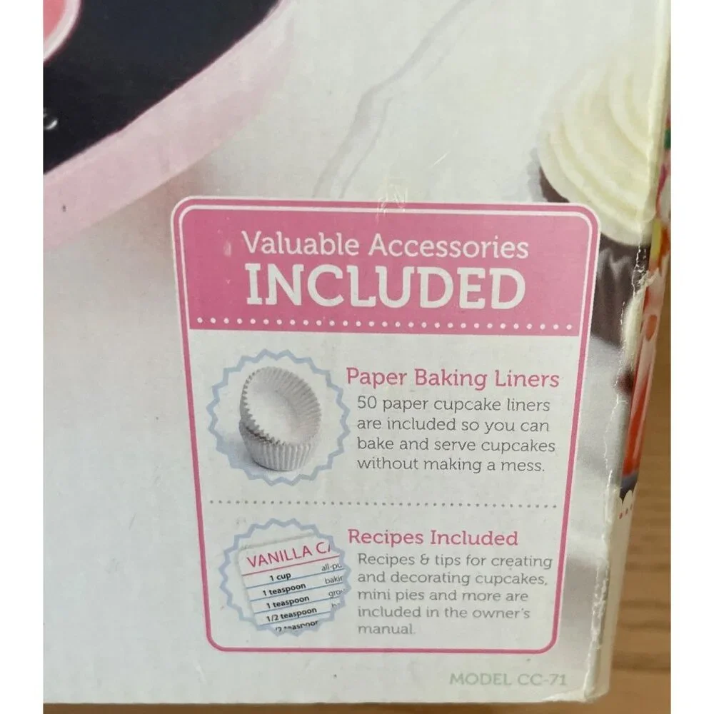 Babycakes Mini Cupcake Pie Maker w Instructions Liners Model CC-71 Pink Nonstick